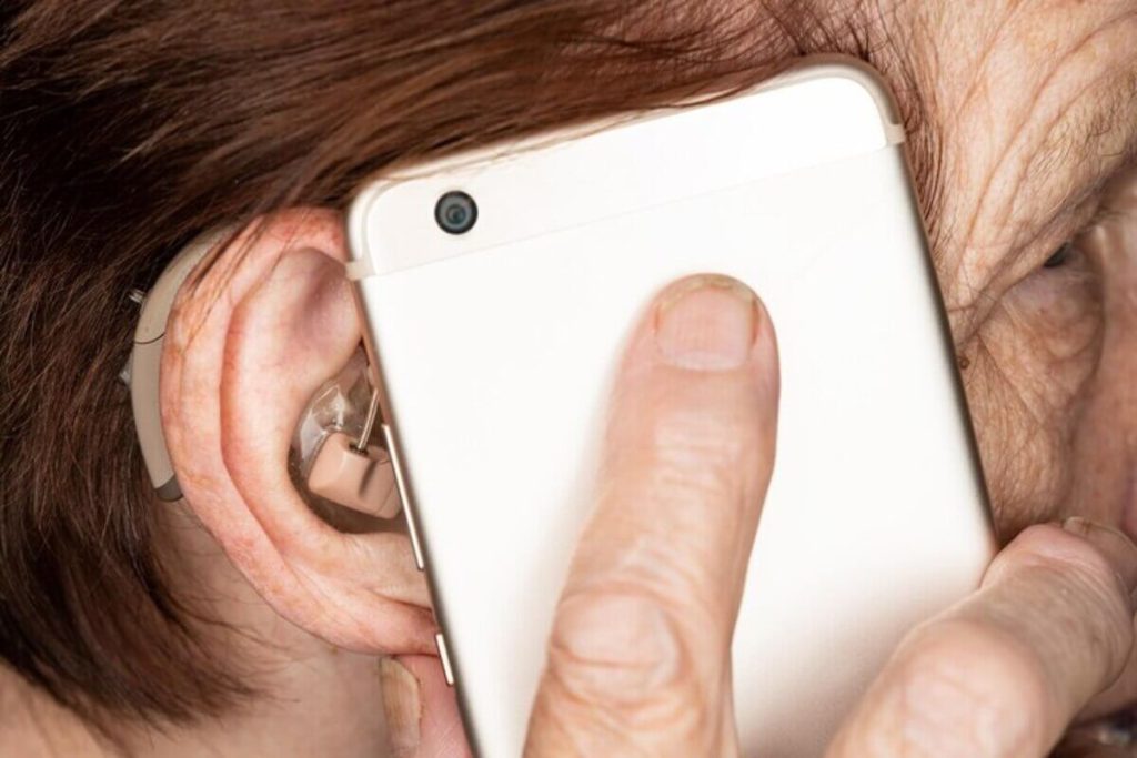 Free phones for hearing impaired seniors