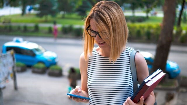 free phone for college students