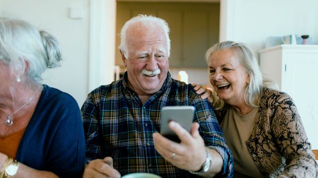 free cell phone for seniors on medicare