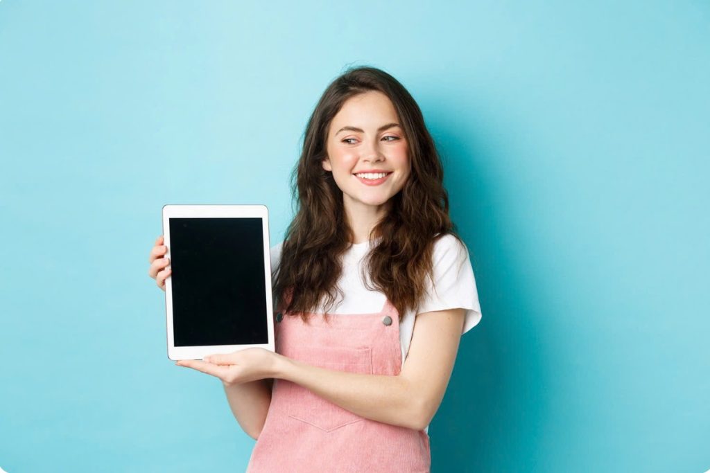 Who is giving away free 5G phones