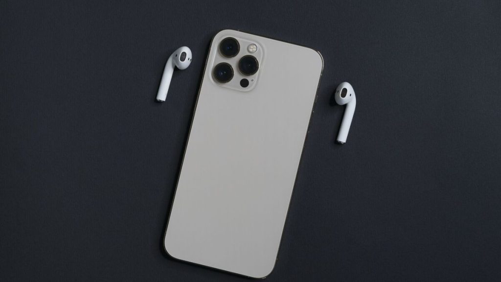 iphone 16 pro free