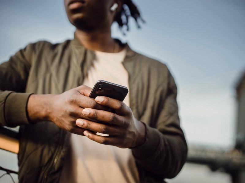 What cell phone company does not require a credit check?