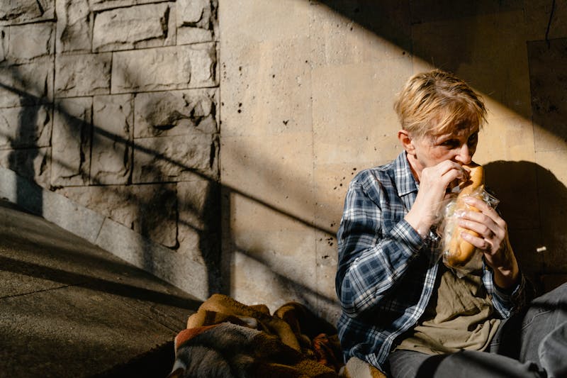 How many people are homeless in America