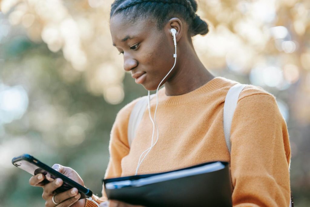 free phone service for students