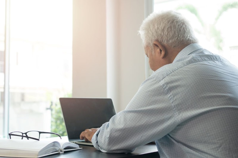free laptops for senior citizens near me