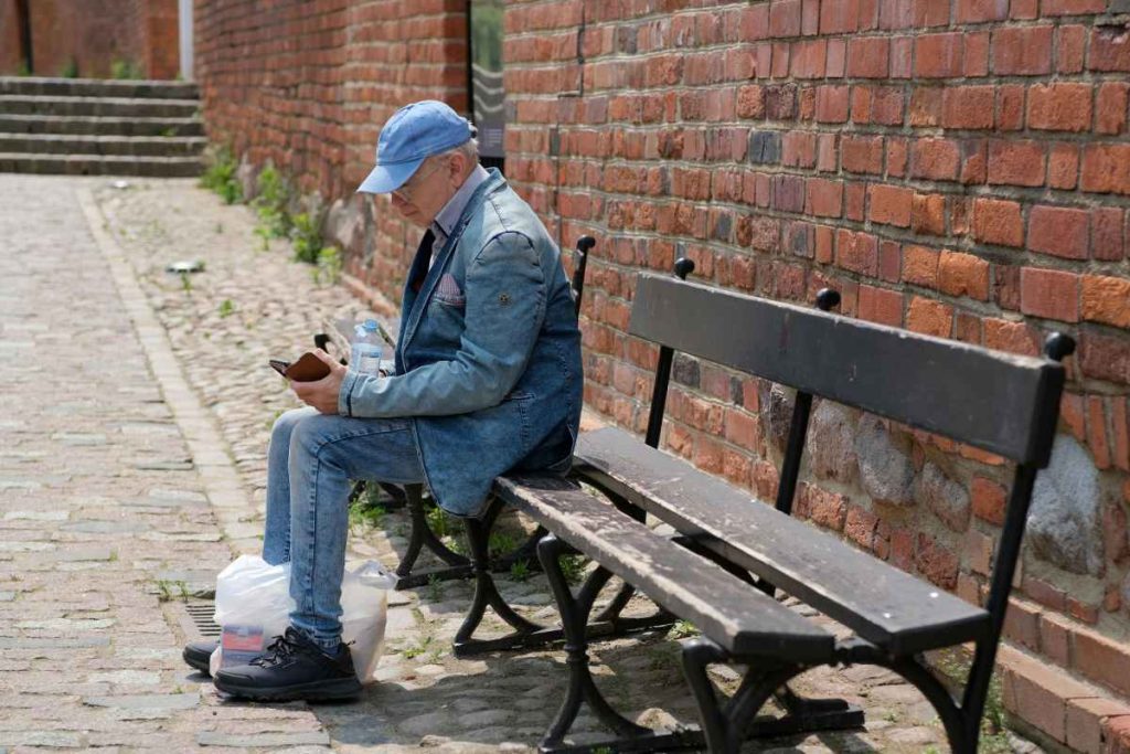 internet for seniors free