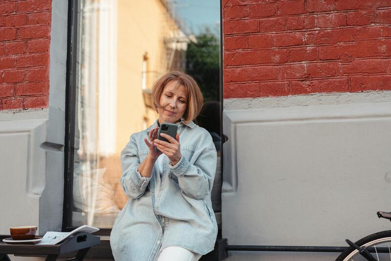 free cell phone for seniors on Medicare