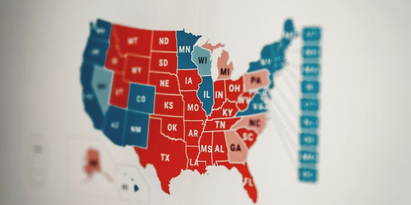 AirTalk services vary by state (Image by Unsplash)
Nguồn: https://unsplash.com/fr/photos/illustration-de-batiment-rouge-et-bleu-BY-R0UNRE7w
