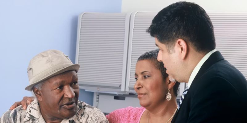 Applicants may qualify through participation in federal assistance programs such as SNAP (with EBT) (Image by Unsplash)
Nguồn: https://unsplash.com/fr/photos/homme-en-veste-de-costume-noire-et-femme-en-robe-fleurie-rose-et-blanche-dC_KGjeCId8
