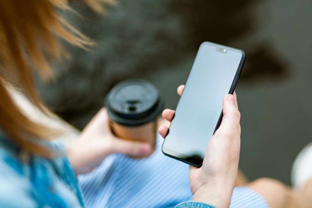 are free phone deals worth it featured
