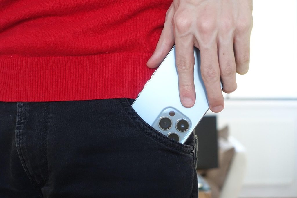 best-free-5g-government-phones-iphone