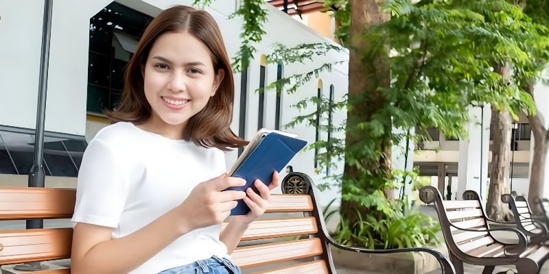 For those who qualify for SNAP, the Lifeline Program is the most helpful complement (Image by Freepik)
