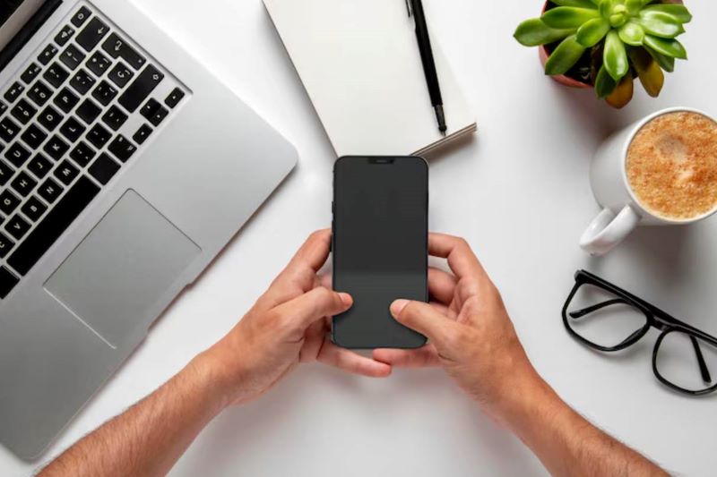 how much free storage should you have on phone 1