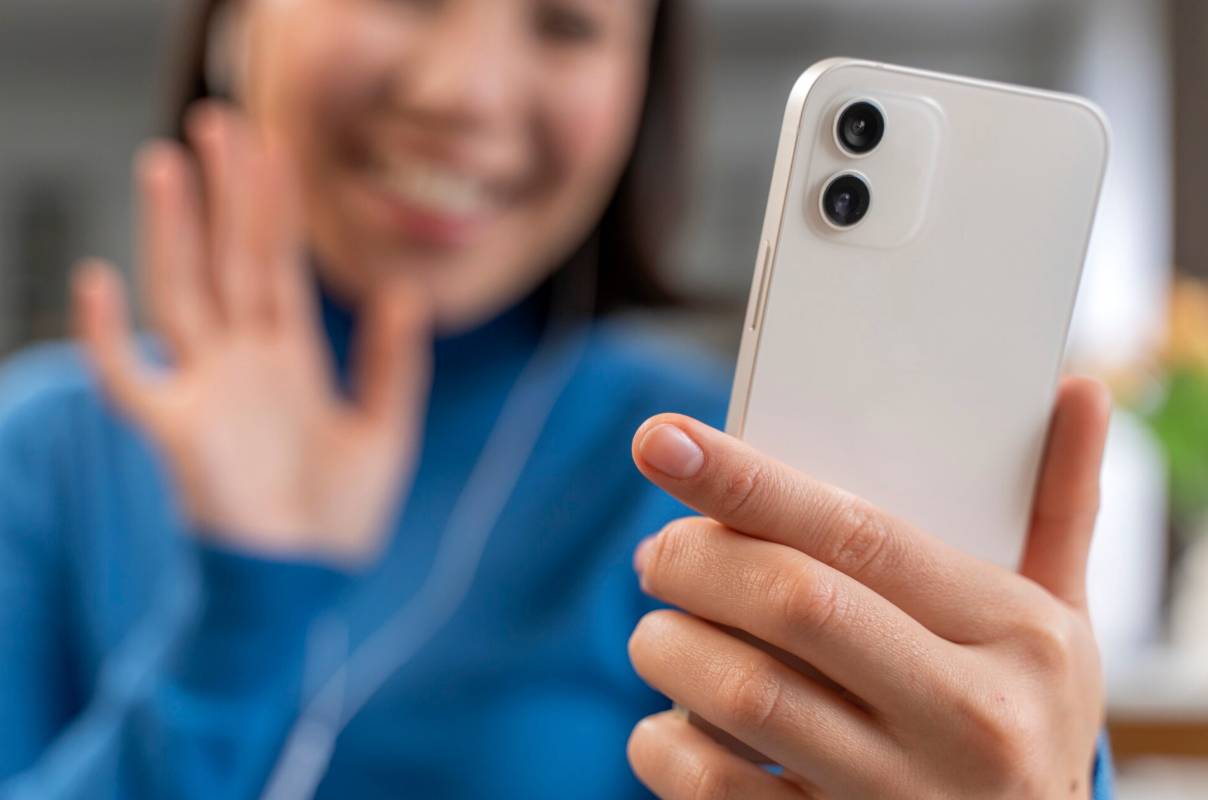 iphone-11-airtalk-wireless-free-iphone