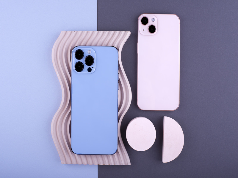 which-company-gives-free-iphones