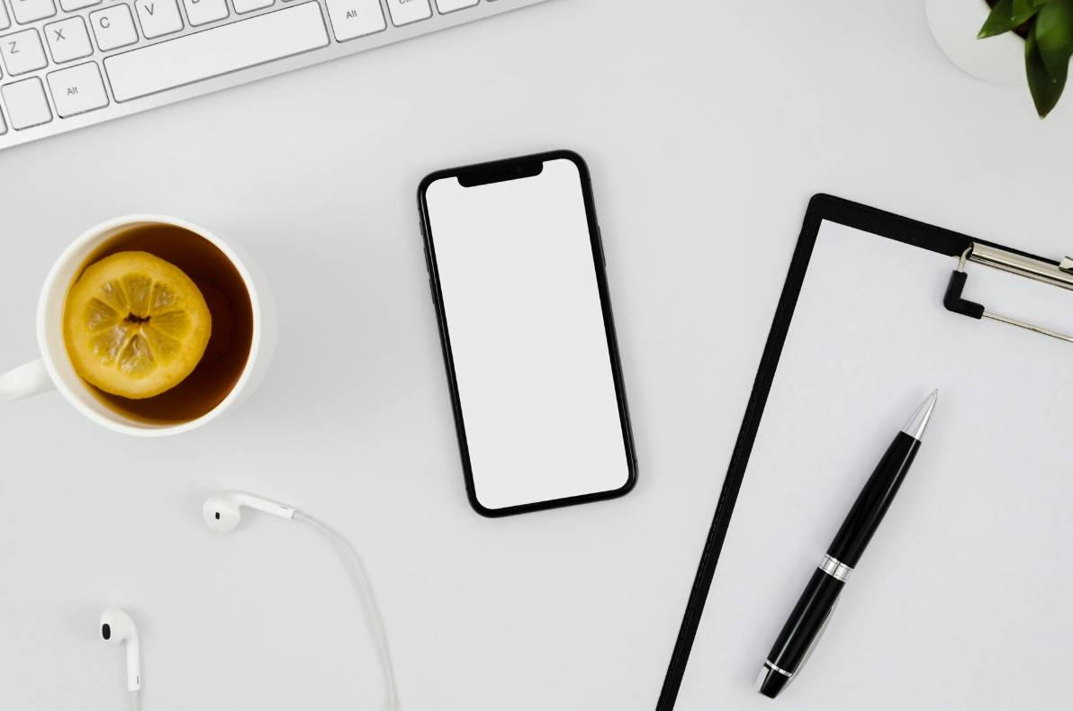 who has the best free government phone 2026 iphone 1