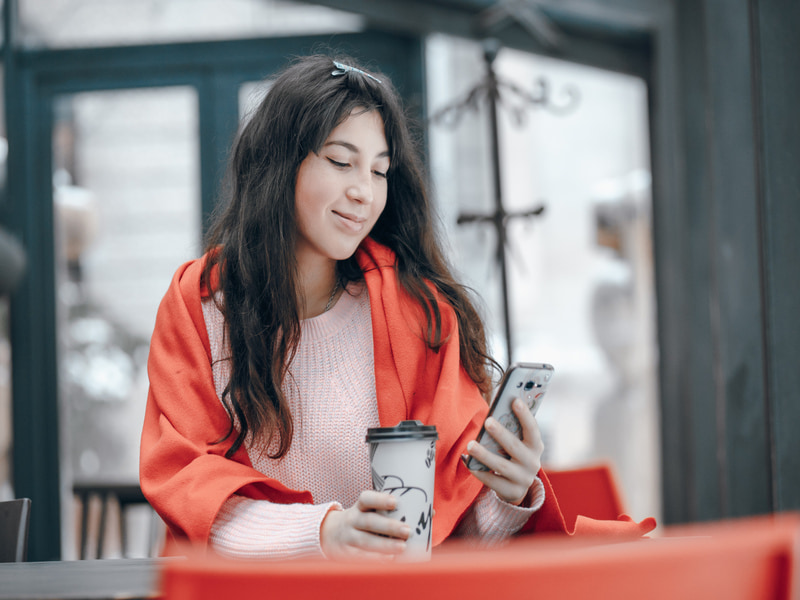 who-has-the-best-free-government-phone-in-2025