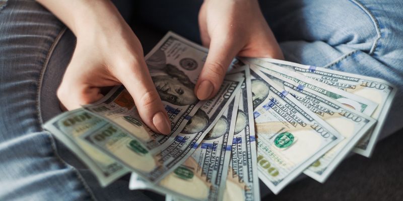 You can cash off your EBT Card (Image By Unslash)
Nguồn: https://unsplash.com/fr/photos/fan-de-billets-de-100-dollars-americains-lCPhGxs7pww
