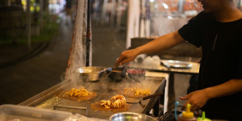 AirTalk Wireless supports EBT and SNAP users with tools to check eligibility and find approved locations (Image by Unsplash)
Nguồn: https://unsplash.com/fr/photos/un-groupe-de-personnes-dans-une-piece-jyc1WVJvR_8
