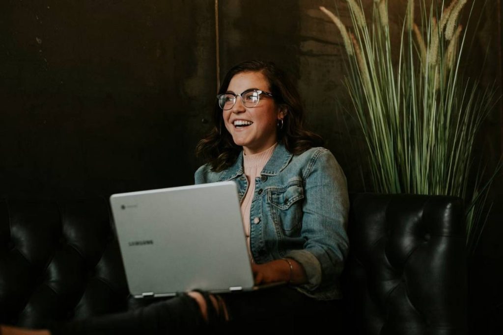 how can you get a free laptop