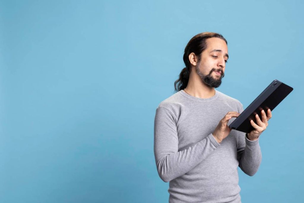 who gives out the best free government tablet