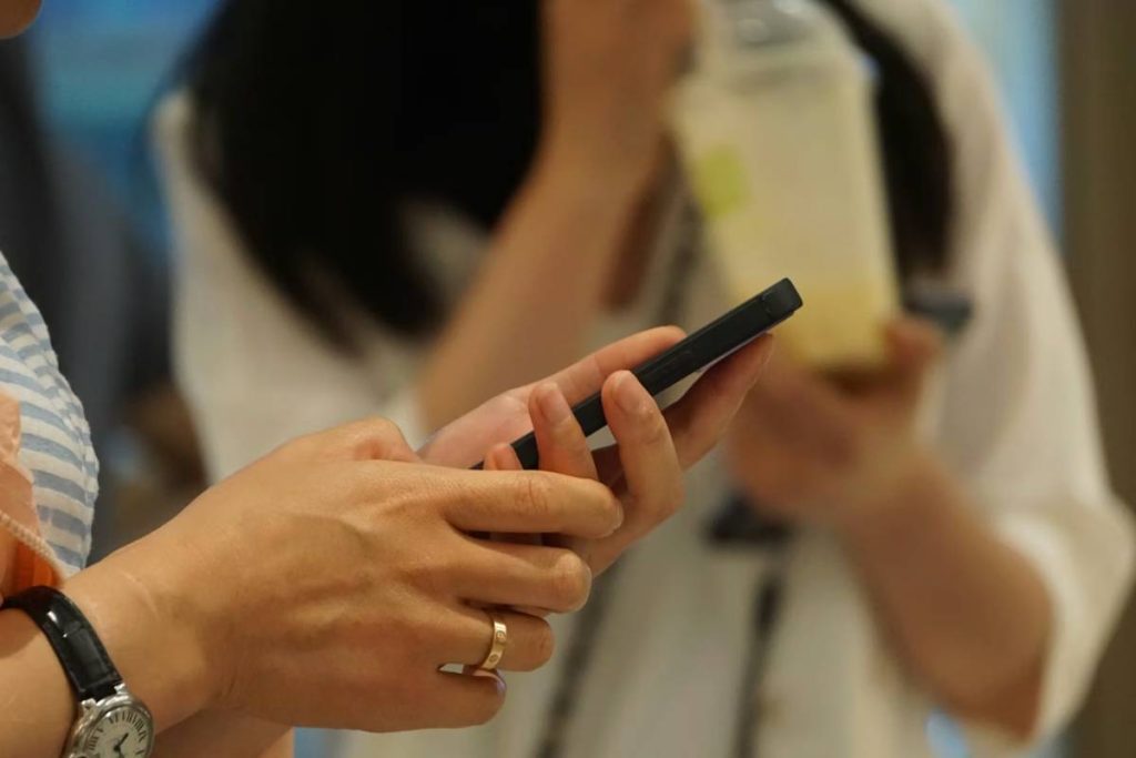 how-to-call-forward-on-iphone