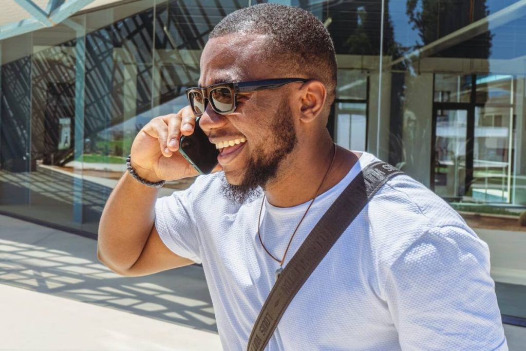 how-to-do-a-3-way-call-on-iphone