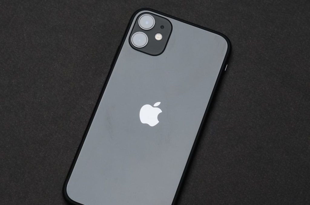 does-iphone-11-have-sim-card