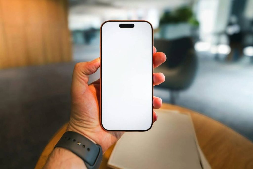 does-iphone-14-have-a-sim-card