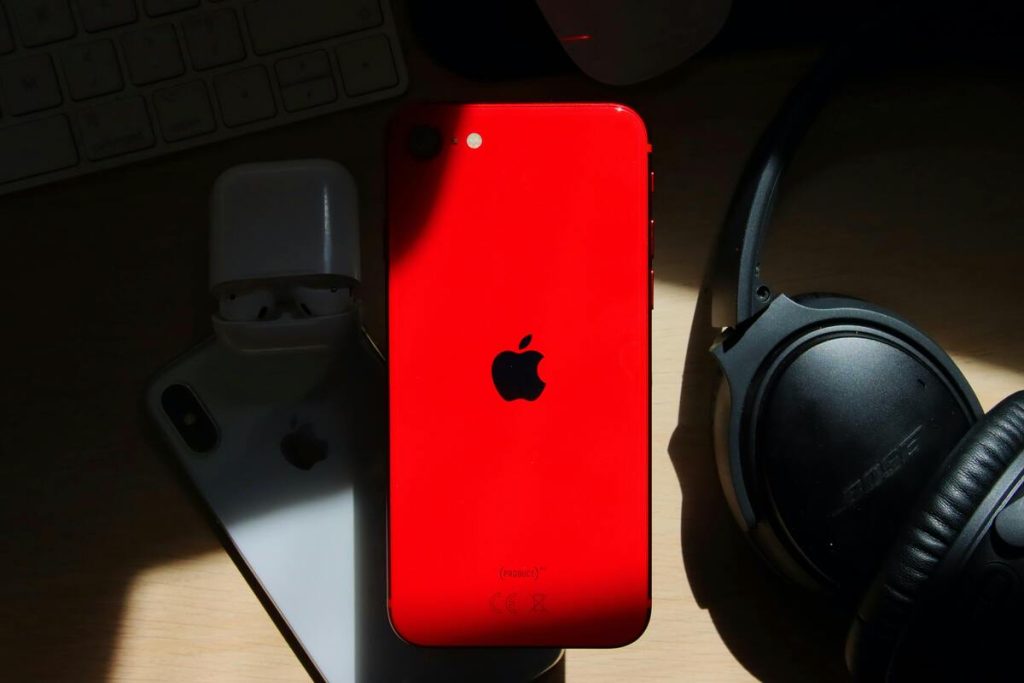 Which-iPhone-SE-supports-eSIM-