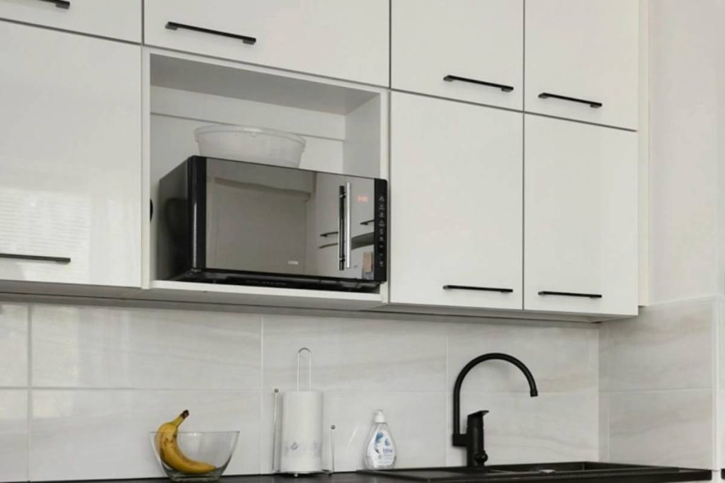 how-to-clean-a-microwave