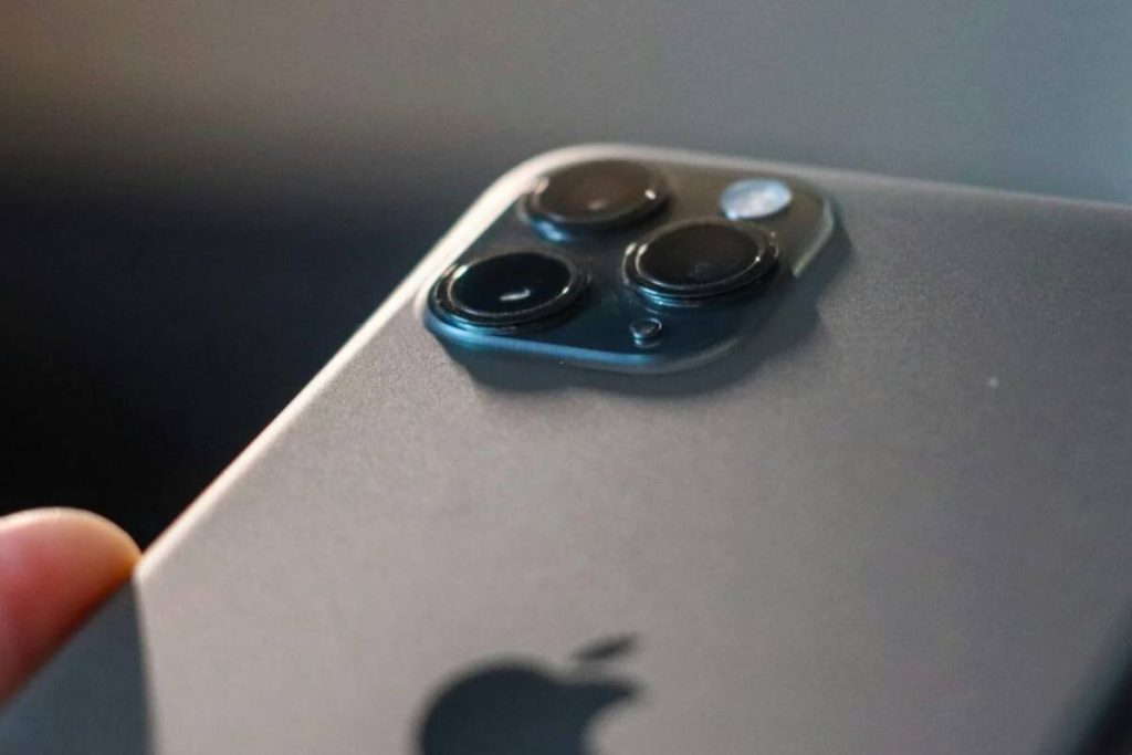 does-iphone-13-have-a-sim-card