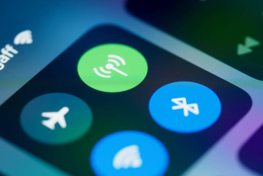 does-iphone-13-mini-have-esim