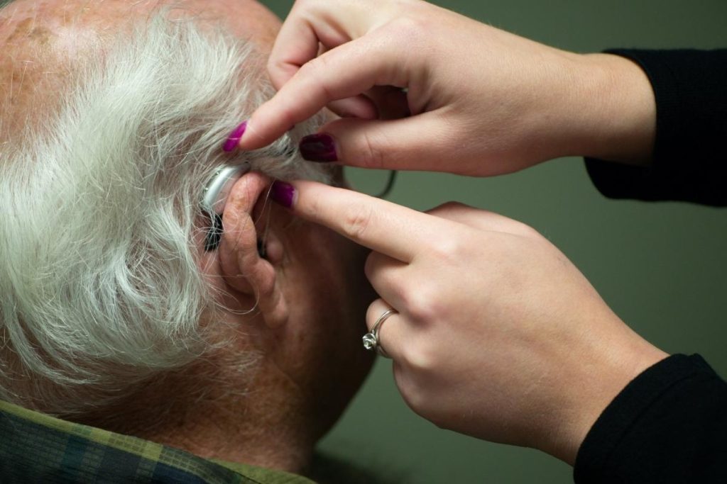 does medicare cover hearing aids
