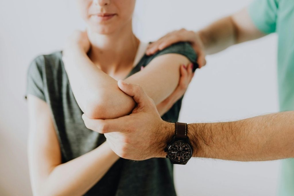 how many chiropractic visits does medicare cover in a year