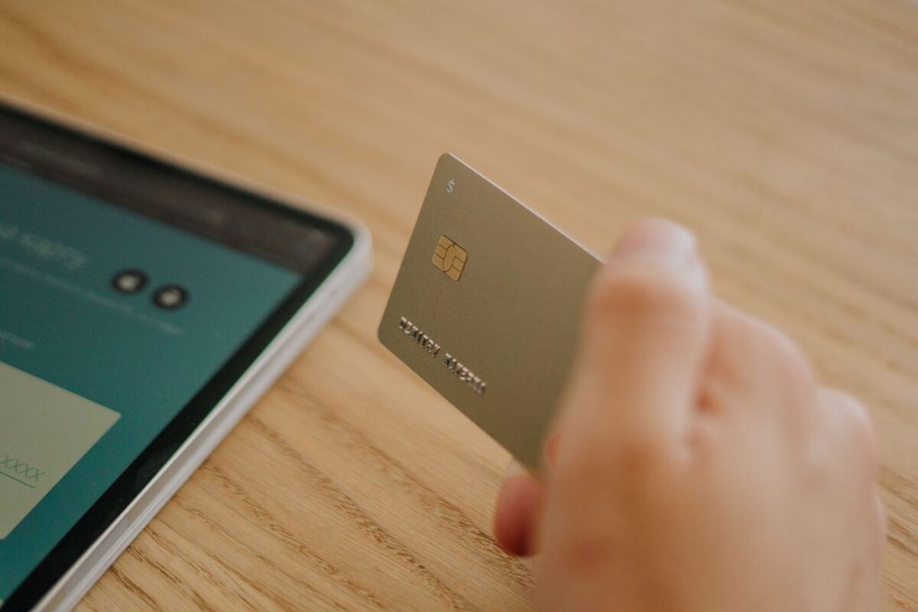 how-to-clean-sim-card