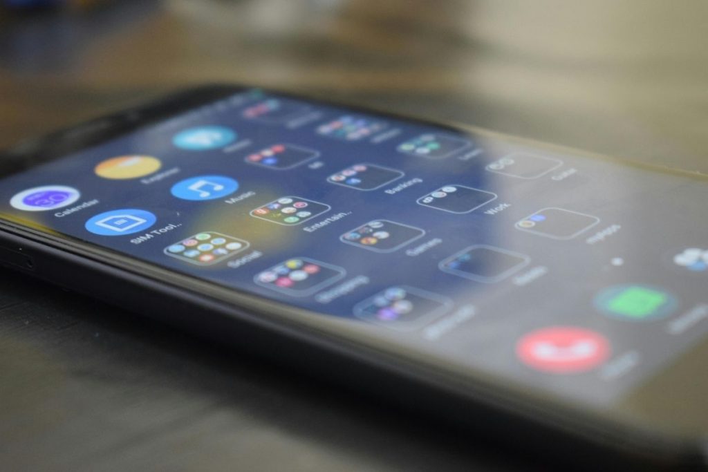 how to install sim card in android phone
