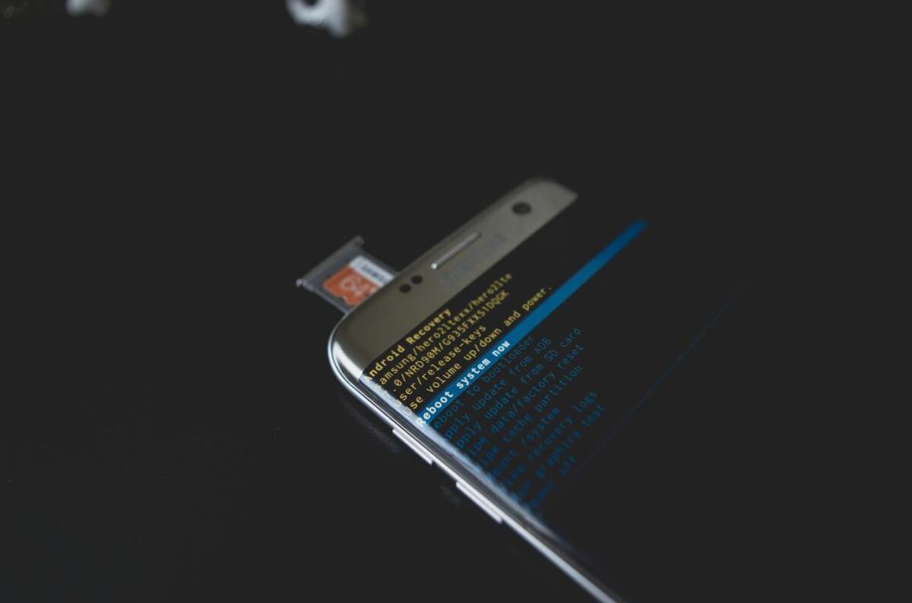 does-a-sim-card-store-photos