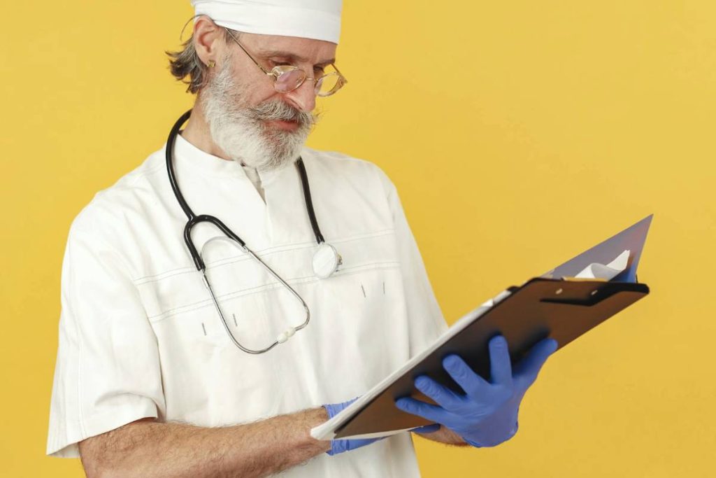 what-is-the-difference-between-medicare-advantage-and-medicare-supplement