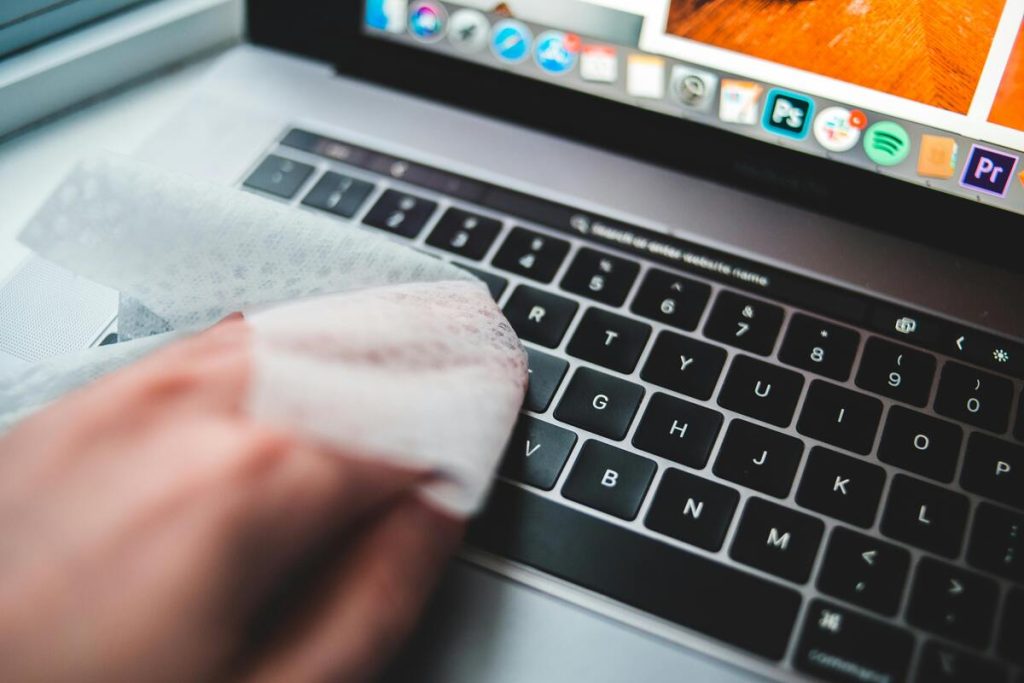 how-to-clean-keyboard-keys