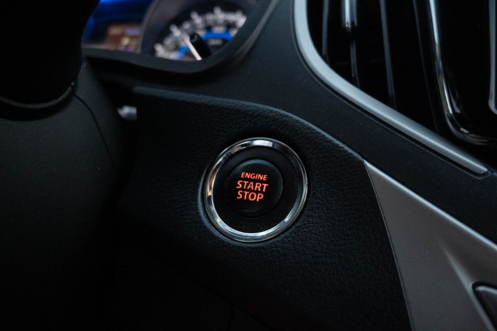 how-to-jumpstart-a-car-with-cables-