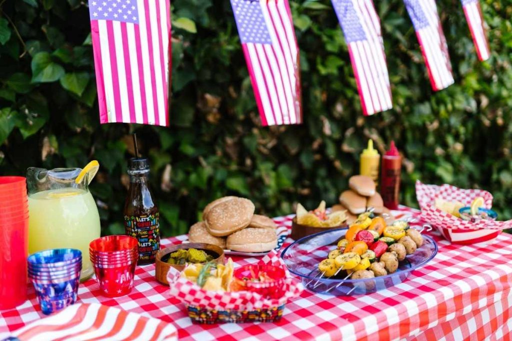 is trader joe's open on memorial day