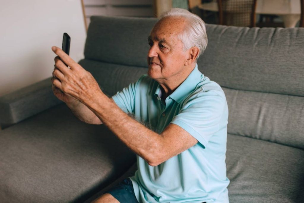 best-cell-phone-for-elderly