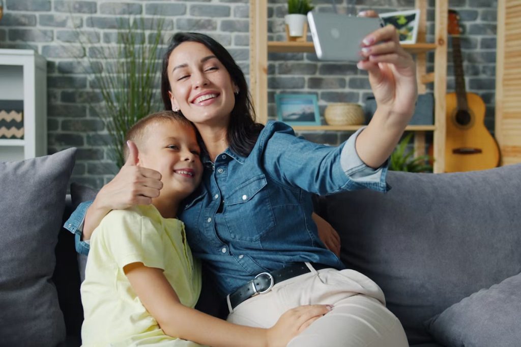 helping-hands-for-single-moms
