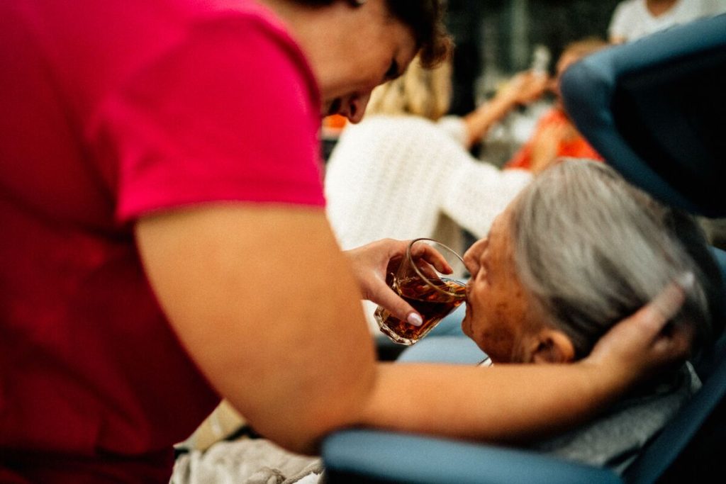 how-can-i-pay-for-assisted-living-with-no-money