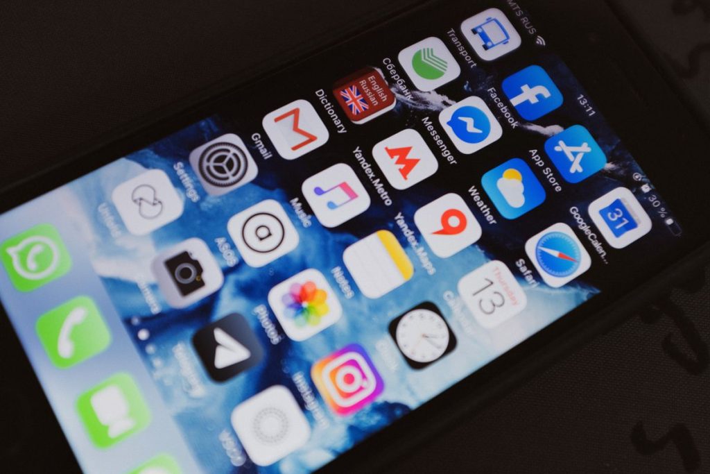 how to delete old backups on icloud