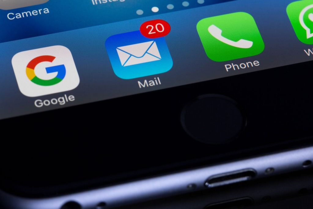how-to-end-an-email