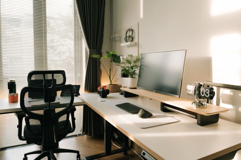 how to fix wobbly chair