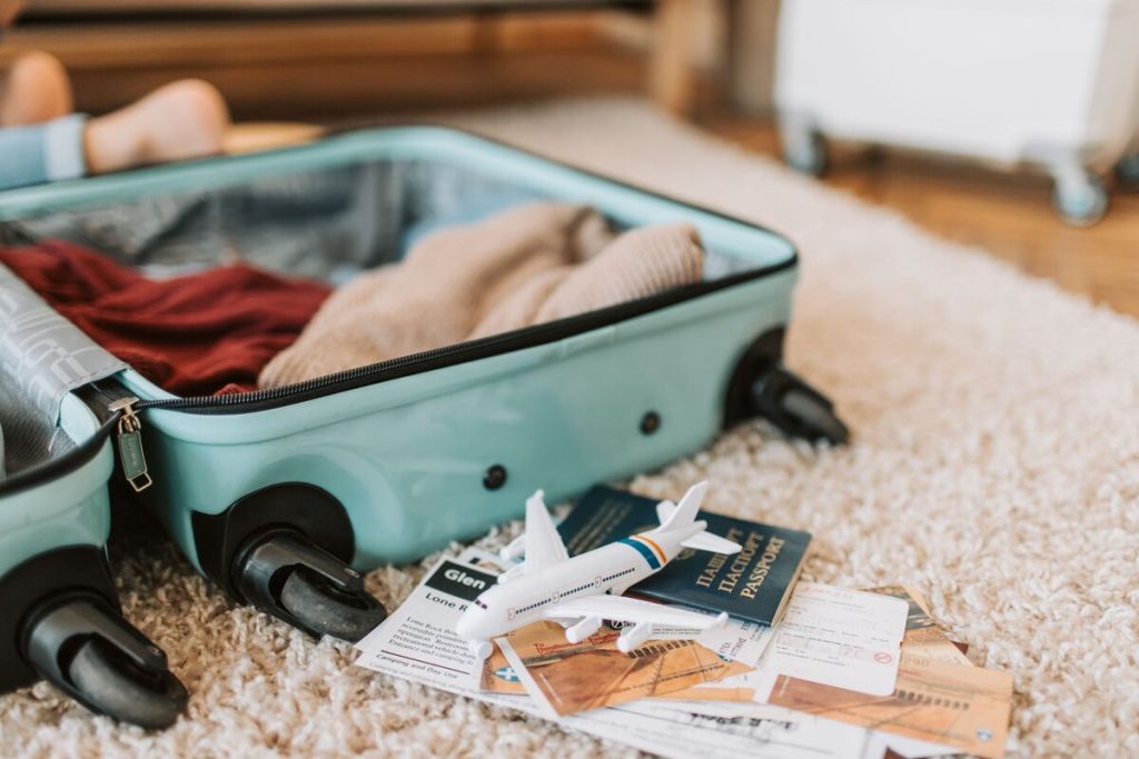 how-to-most-efficiently-pack-a-suitcase