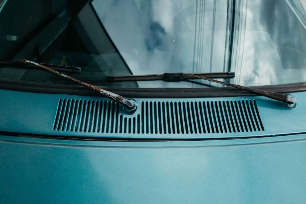 how to replace windshield wipers